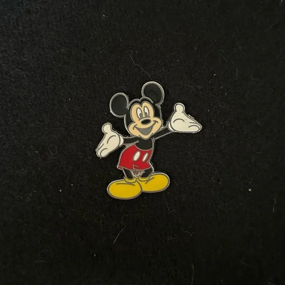 Mickey Mouse Pin - Picture 1 of 3